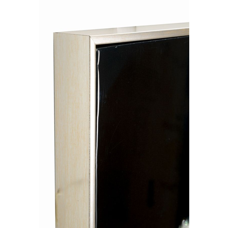 **Italiano:**

Tela laccata A – Design e modernità (72 x 4 x 102 cm)