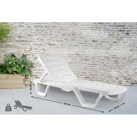 Ensemble de 10 chaises longues blanches des Bahamas
