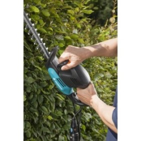 Taille-haies électrique GARDENA - EasyCut 500/55 - 500W - 55 cm - Poignée ErgoLine - Butée de protection