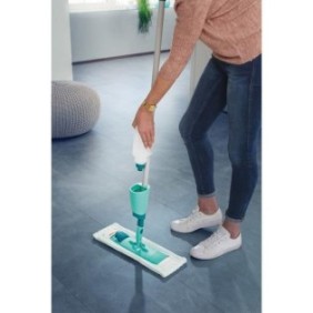 Balai pulvérisateur confort Easy Spray XL 56690 Leifheit avec réservoir sur le manche systeme - Balai vaporisateur avec mop 42 c