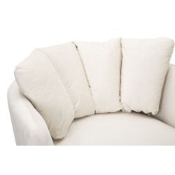 Cadeira Kiev Creme – Elegância discreta com linhas elegantes (88×77×74 cm)
