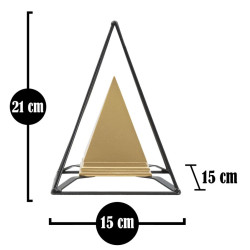 Pyramide en or avec fer, dimensions 15 x 15 x 21 cm