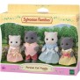 SYLVANIAN FAMILIES - Famille chat persan - 4 personnages articulés et habillés - Pour enfants a partir de 3 ans