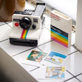 LEGO 21345 Ideas Appareil Photo Polaroid OneStep SX-70, Maquette a Construire pour Adultes avec Autocollants