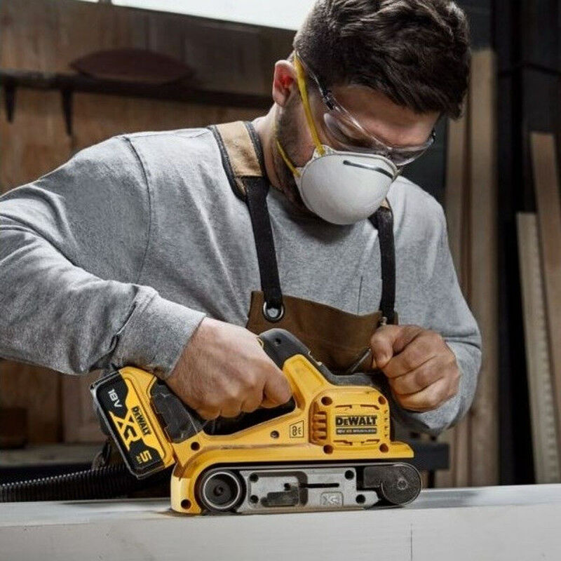 Ponceuse à bande Dewalt DCW220NT