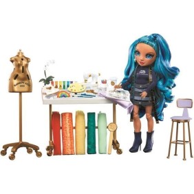 Rainbow High - Fashion Studio Couture Playset - Poupée Skyler Bradshaw articulée + tissus et accessoires de couture