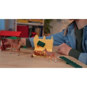 Cabane des animaux de la foret, Coffre schleich 42658 Farm World, pour enfants des 3 ans