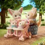 Poupée - SYLVANIAN FAMILIES - Famille Fennec - Multicolore - Articulée et habillée avec soin