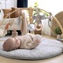 INGENUITY Tapis d'éveil et d'activités Cozy Spot Loamy™, réversible, arche de jeux en bois, ultra doux, des la naissance