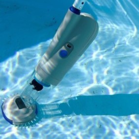 GRE - Nettoyeur de fond a batterie pour spas et piscines hors-sol - équipé d'un filtre a cartouche