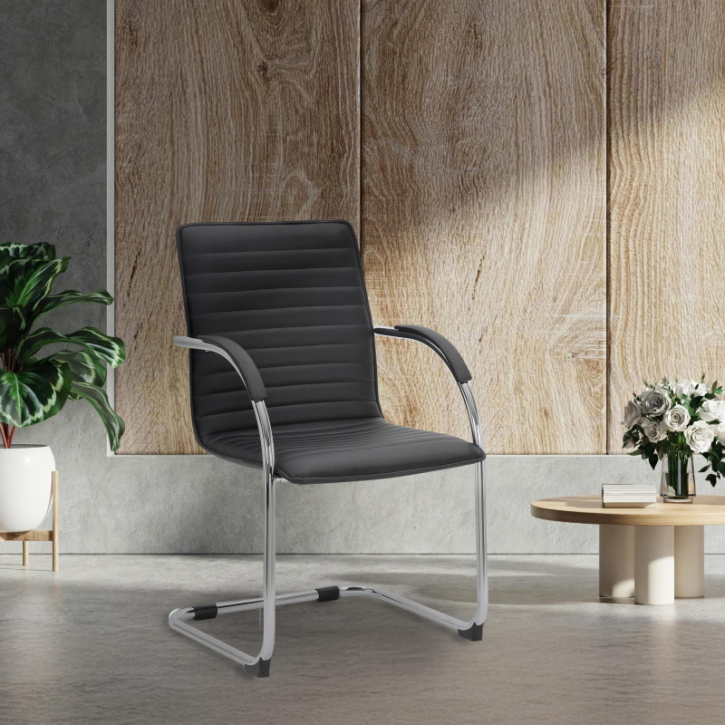 Chaise visiteur Tira en similicuir noir