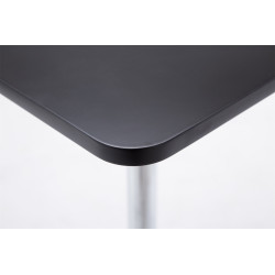 Tavolino quadrato da appoggio con ripiano in legno nero