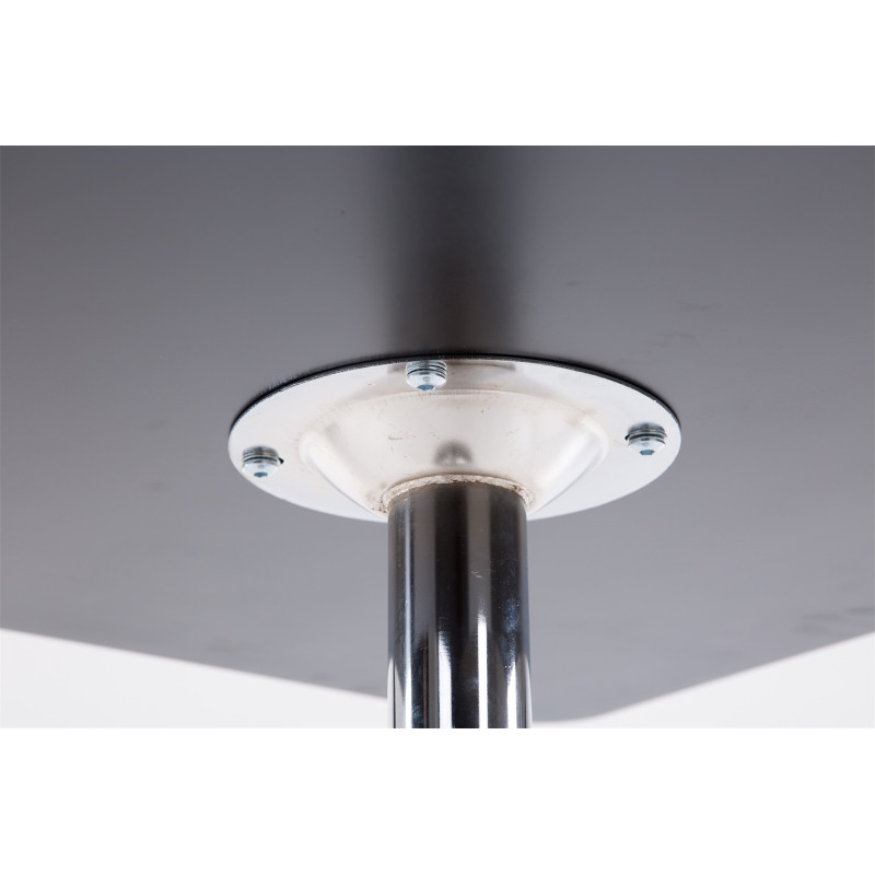 Tavolino quadrato da appoggio con ripiano in legno nero