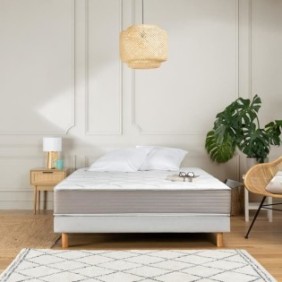 DEKO DREAM Matelas Magnifique - 140 x 190 cm - Ressorts ensachés et mémoire de forme - 5 zones de confort - 22 cm - Ferme